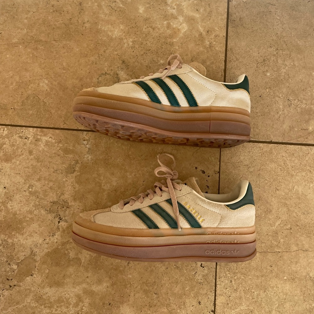 Adidas gazelle bold. Women's 6